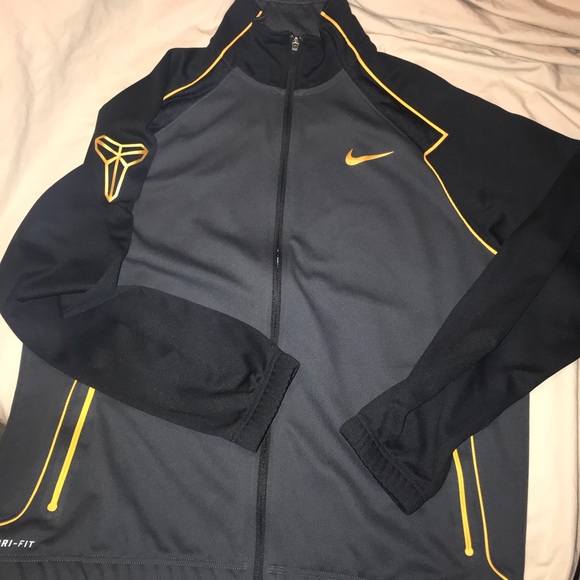 kobe mamba jacket
